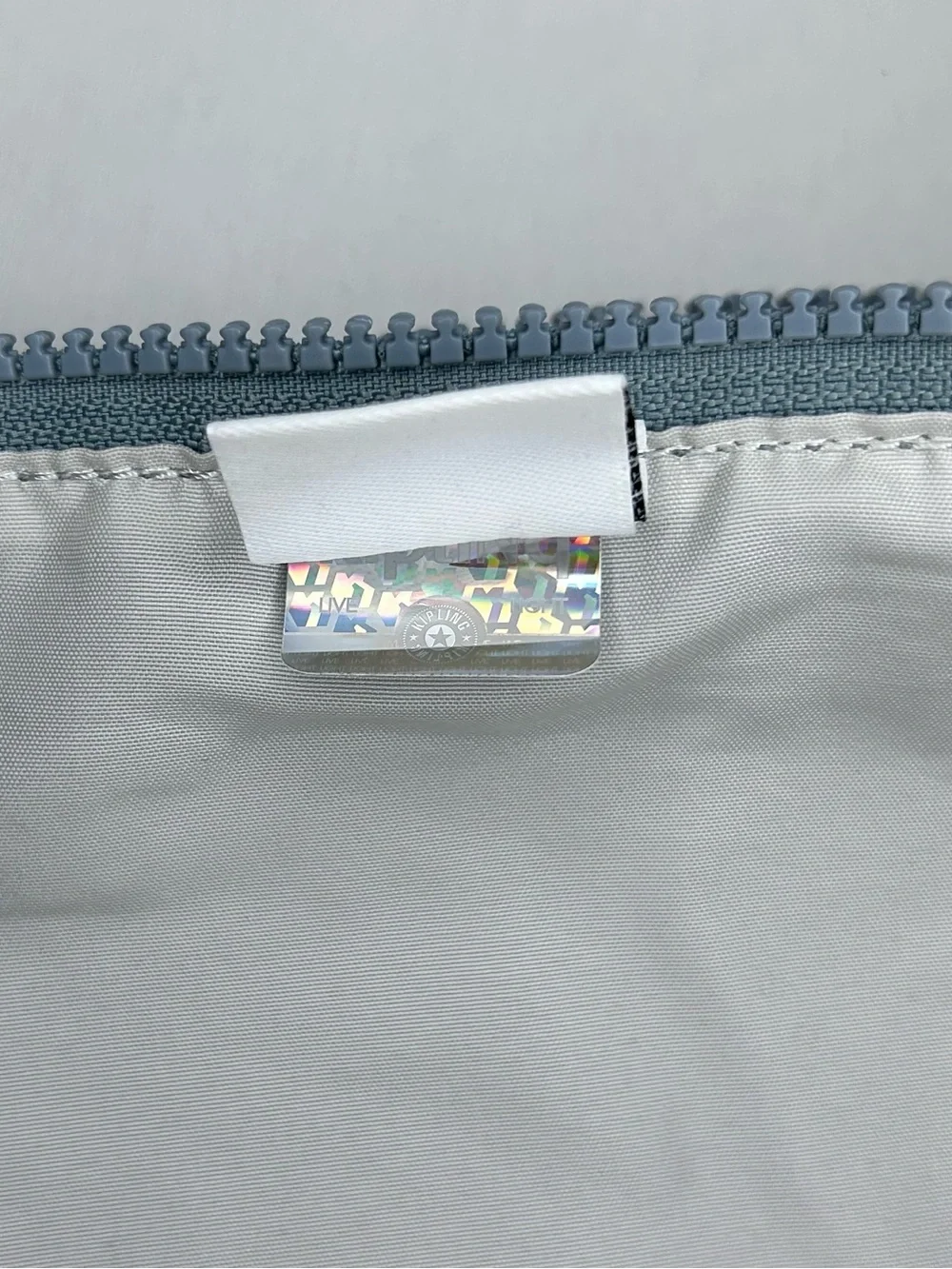 Kipling Iaka L Wristlet Pouch Relaxed Grey Zip Clutch Travel Organizer